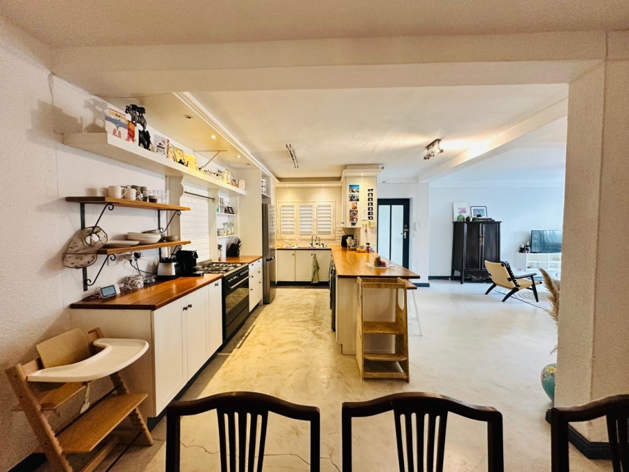 3 Bedroom Property for Sale in Sea Point Western Cape